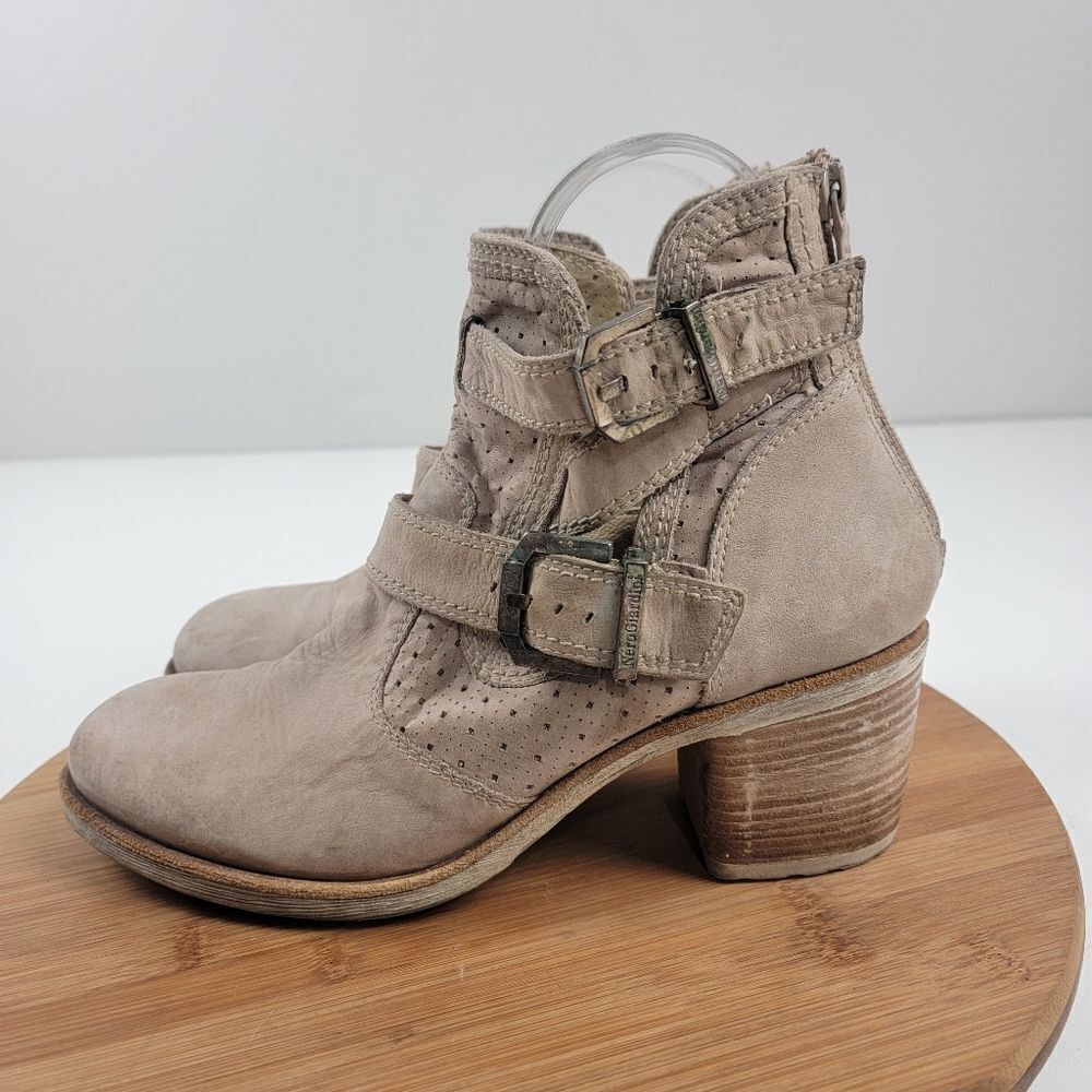 Nero Giardini Suede Booties Buckle Boots Womens Size US 8.5‎ EU 39 Italy